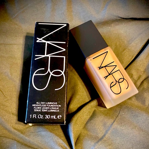 NARS Other - *SOLD*NARS All Day Luminous Weightless Foundation